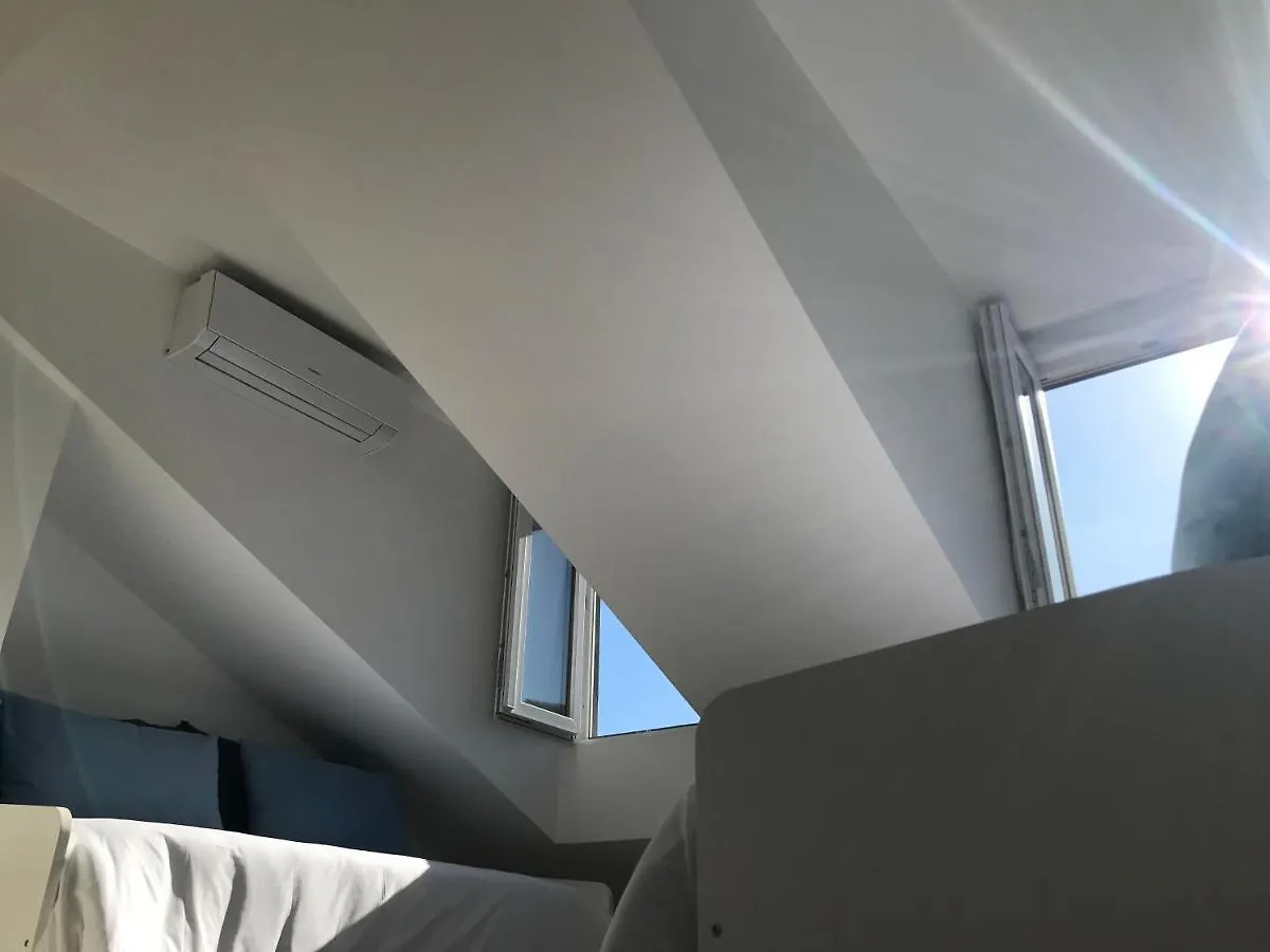Lisbon10 Apartment