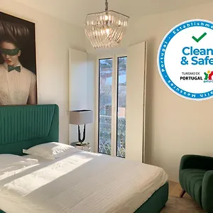 Apartamento New!! Luxury Avenida Da Liberdade Flat- With Rooftop And Pool, Lisboa